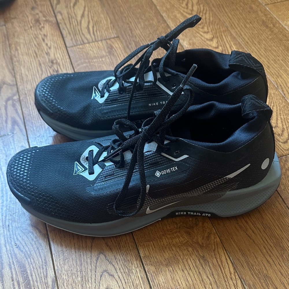Nike Pegasus Trail 5 GORE-TEX
Men's Waterproof Trail-Running Shoes